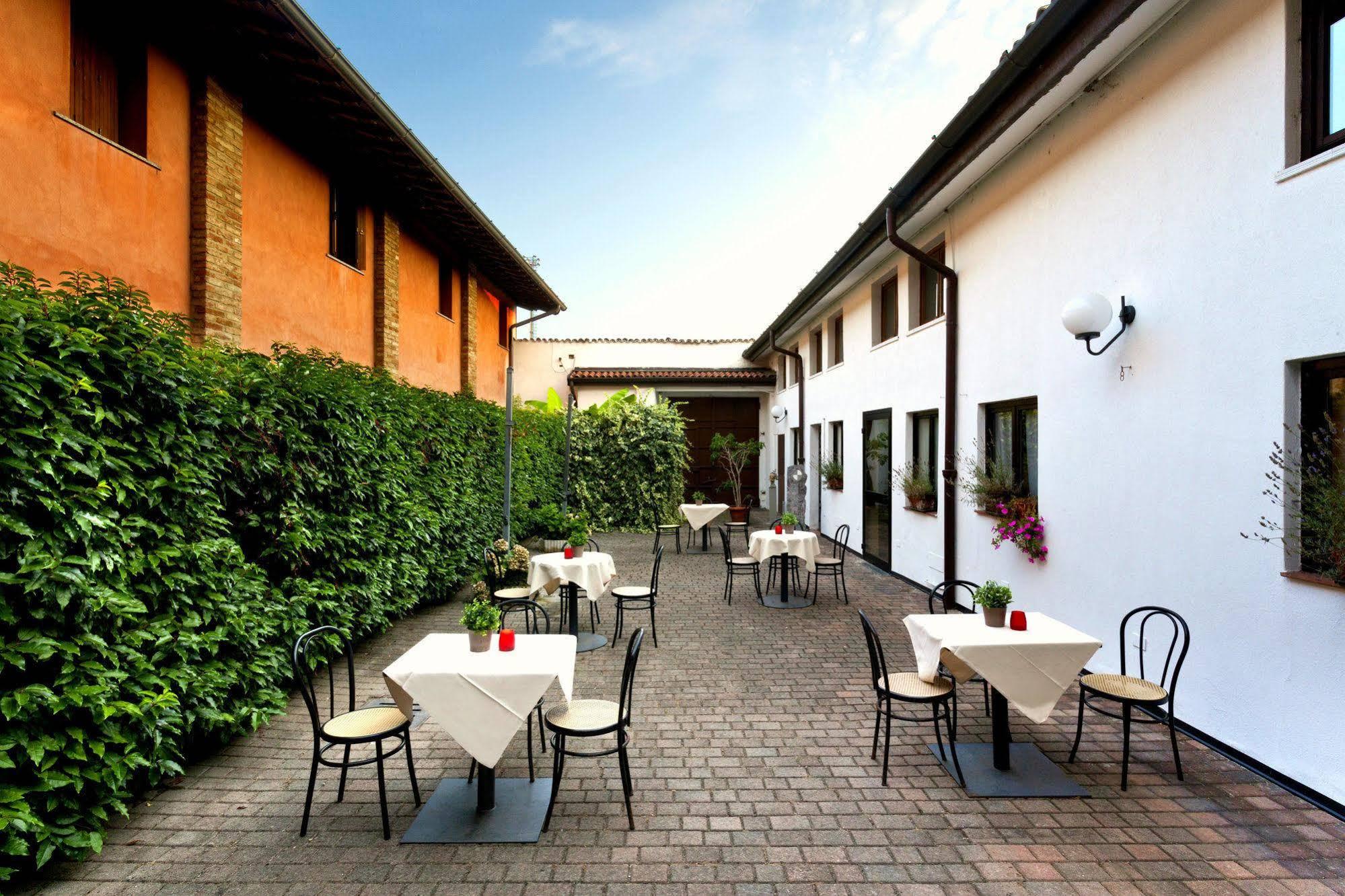 Excel Hotel Naviglio - Ca'Bianca Milan Bagian luar foto